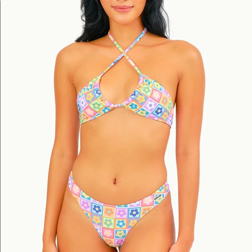 Blackbough swim bikini top and two bottom - Picture 9 of 17